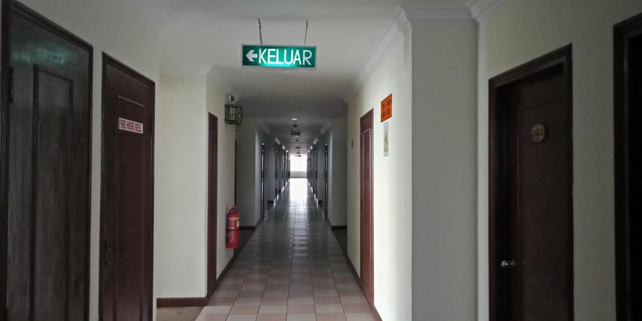 The Upper Deck Hotel Kudat Exterior foto