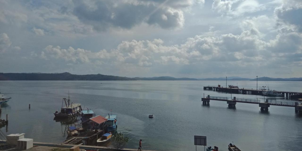 The Upper Deck Hotel Kudat Exterior foto