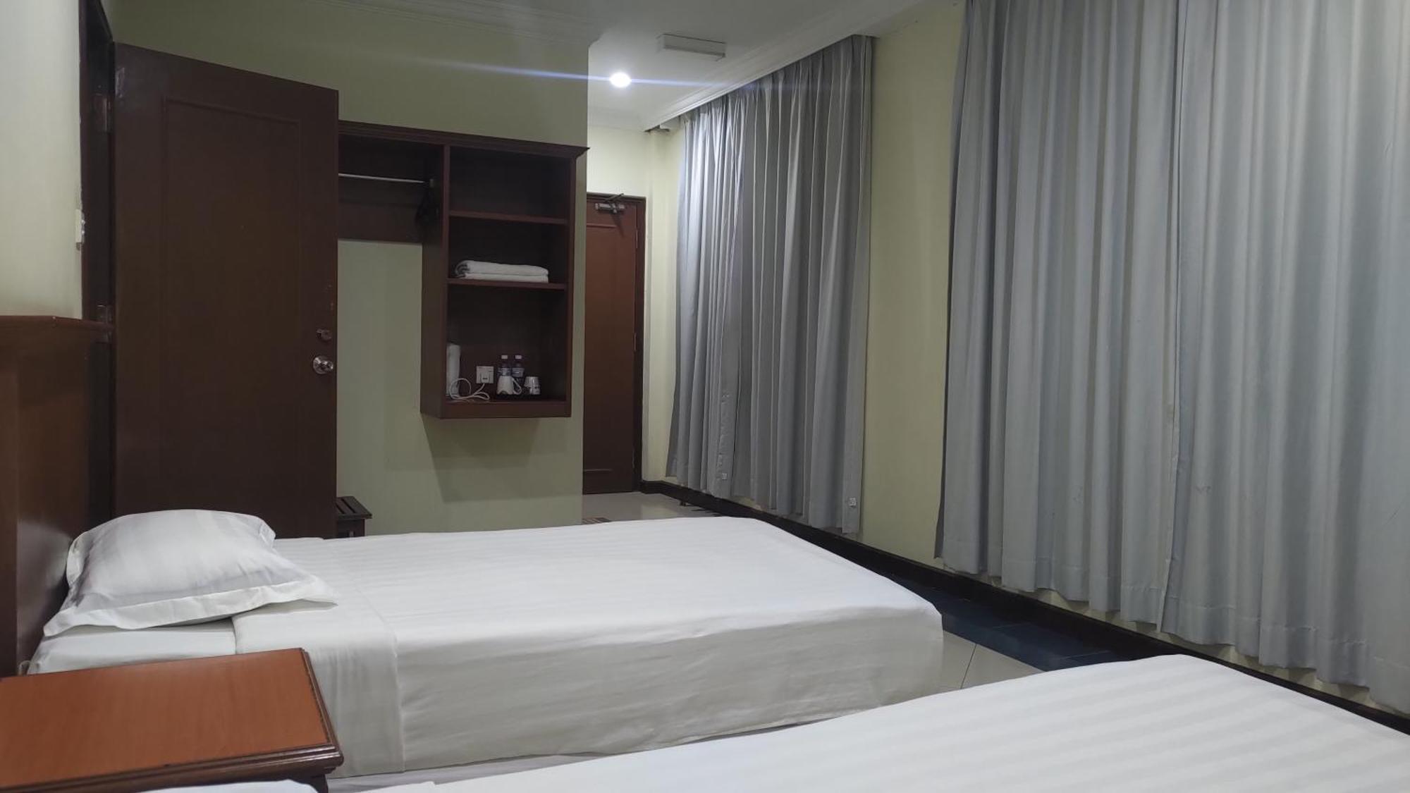 The Upper Deck Hotel Kudat Exterior foto