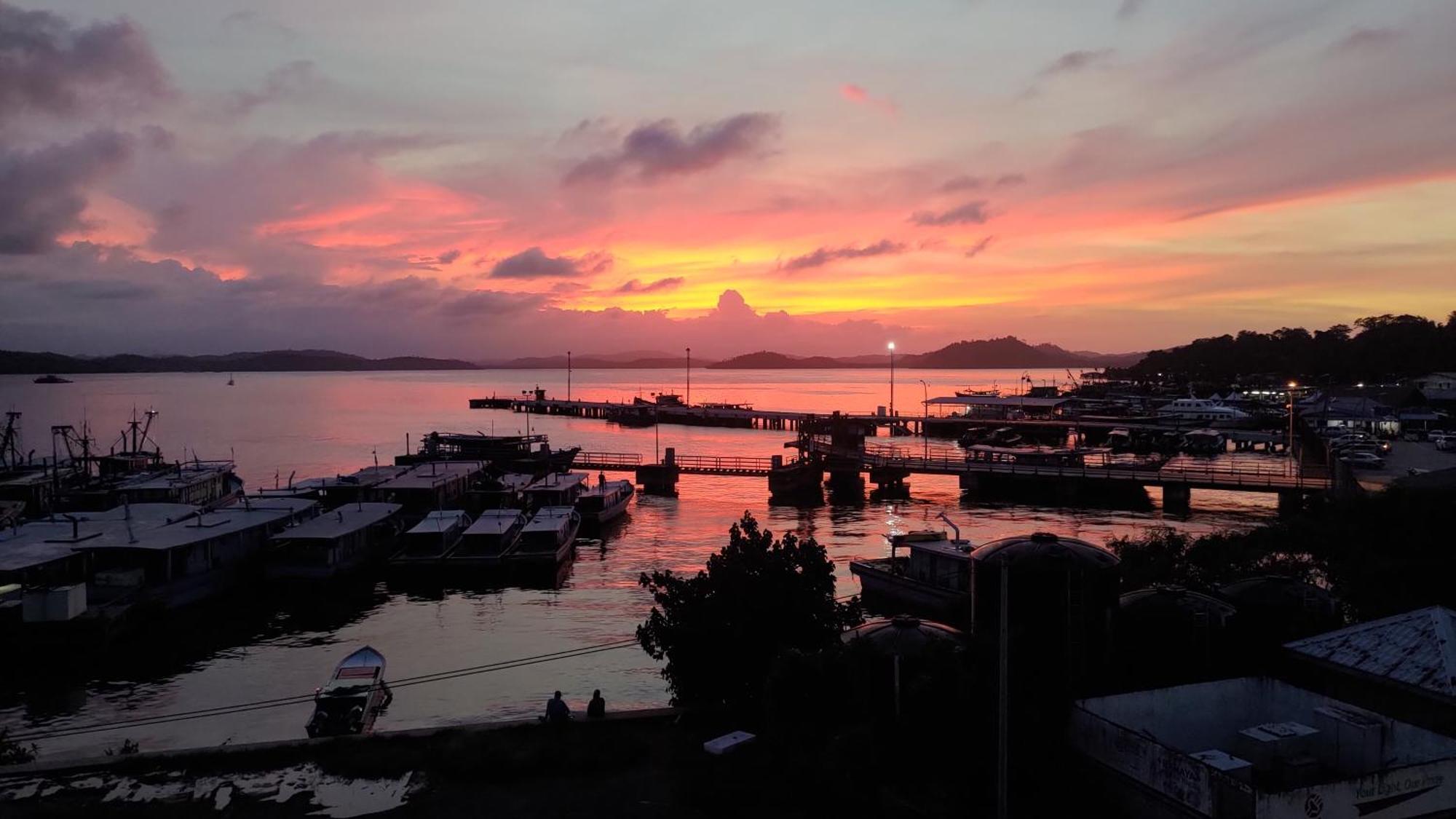 The Upper Deck Hotel Kudat Exterior foto